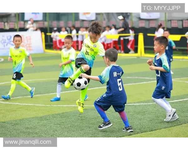 2020年全球足球明星汇聚各队风采与精彩瞬间回顾 2020年全球足球明星汇聚各队风采与精彩瞬间回顾