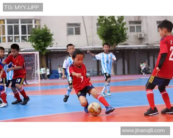 重庆足球队的崛起与发展探秘展现城市足球的无限潜力与魅力 重庆足球队的崛起与发展探秘展现城市足球的无限潜力与魅力