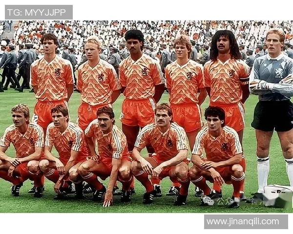 从零到巅峰的足球巨星们:他们的成长与成就之路 从零到巅峰的足球巨星们:他们的成长与成就之路