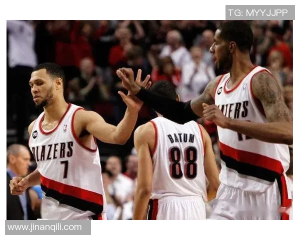 历代足球巨星汇聚一堂全明星阵容回顾与分析