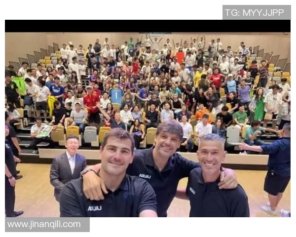 国外足球明星纷纷送上祝福助力新店开业引发热烈关注